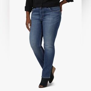 Lee Riders Size 22W P Mid Rise Straight Leg Jeans. New With Tags.